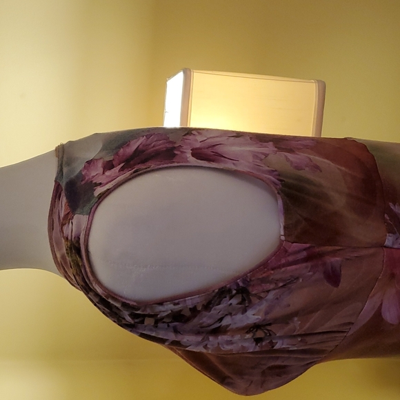 TOP DESIGN MAXI DRESS, size medium, pink/purple floral, soft and pretty. - Picture 10 of 14